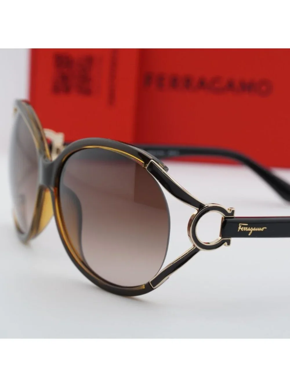 Salvatore Ferragamo SF600S 220 Oval Sunglasses - Brown/Brown Gradient